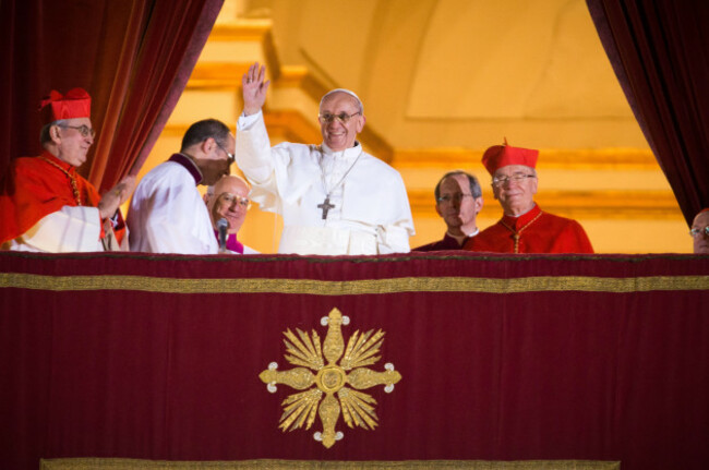 vatican-vatican-city-13th-march-2013-cardinal-bergoglio-m-the-newly-elected-pope-pope-francis-i-greets-pilgrims-and-well-wishers-while-standing-on-the-balcony-of-st-peters-basilica-after-his