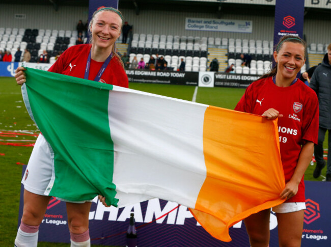 boreham-wood-uk-11th-may-2019-borehamwood-united-kingdom-may-11l-r-louise-quinn-of-arsenal-and-katie-mccabe-of-arsenal-with-irish-flagduring-womens-super-league-match-between-arsenal-and-m