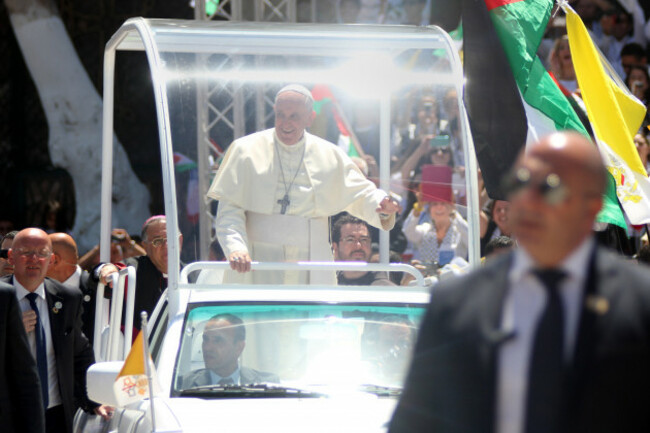 bethlehem-west-bank-palestinian-territory-25th-may-2014-pope-francis-waves-to-the-crowd-as-he-arrives-to-give-mass-at-manger-square-outside-the-church-of-nativity-in-the-west-bank-town-of-bethle