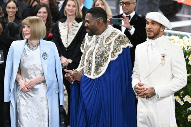 photo-by-dprfstar-maxipx-2025-5525-anna-wintour-colman-domingo-and-lewis-hamilton-at-the-2025-costume-institute-benefit-gala-celebrating-the-opening-of-the-exhibition-superfine-tailoring-black