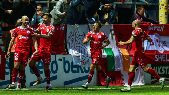 kerr-mcinroy-celebrates-scoring-the-winning-goal-late-in-the-game