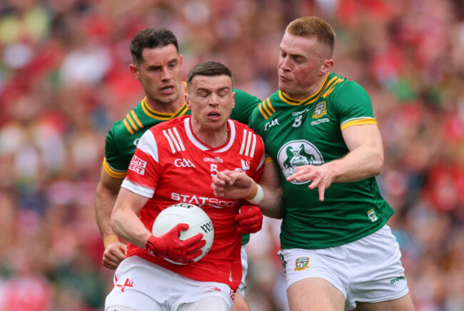 donal-keogan-and-jack-flynn-tackle-conal-mckeever