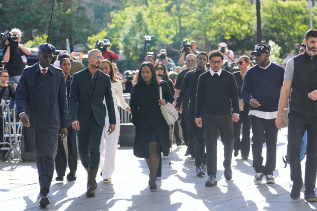 family-and-supporters-of-sean-diddy-combs-including-his-sons-quincy-brown-second-from-left-and-justin-combs-third-from-right-arrive-to-the-courthouse-in-new-york-monday-may-12-2025-ap-phot