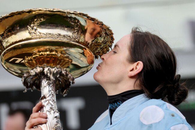 rachael-blackmore-celebrates-winning-with-honeysuckle