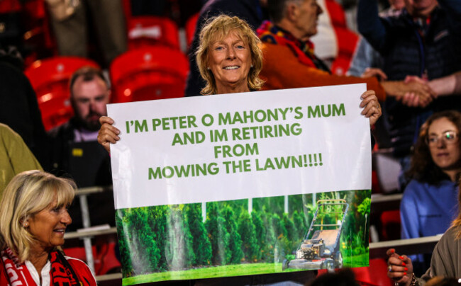 peter-omahonys-mother-caroline-omahony-with-a-sign-for-her-son-after-the-game-ahead-of-his-retirement
