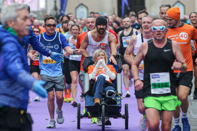 actor-colin-farrell-with-his-friend-emma-fogarty-running-in-the-irish-life-dublin-marathon-in-dublin-to-raise-money-for-people-living-with-epidermolysis-bullosa-eb-a-rare-genetic-skin-condition-s