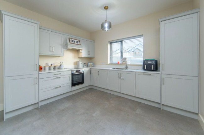 eyJidWNrZXQiOiJtZWRpYW1hc3Rlci1zM2V1IiwiZWRpdHMiOnt9LCJrZXkiOiJlL2YvZWZlNThmMmQtNTkxMC00ZjkwLTg3YzctNDM4MTJkYzU2OWYyLkpQRUcifQ==