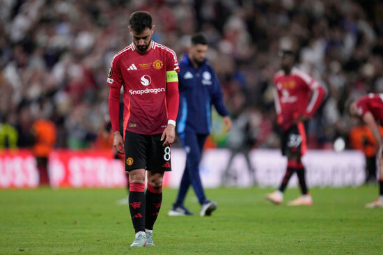 manchester-uniteds-bruno-fernandes-react-at-the-end-of-the-europa-league-final-soccer-match-between-tottenham-hotspur-and-manchester-united-at-the-san-mames-stadium-in-bilbao-spain-wednesday-may-2