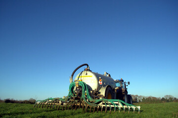 spreading-slurry