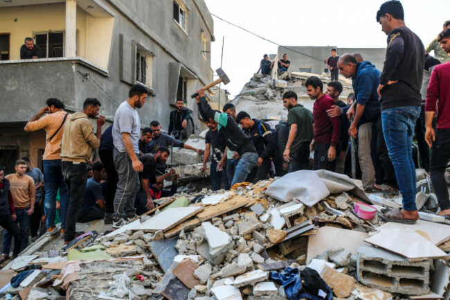 gaza-23rd-may-2025-palestinians-search-for-survivors-after-an-israeli-airstrike-in-jabalia-refugee-camp-northern-gaza-strip-on-may-23-2025-the-israel-defense-forces-idf-said-in-a-statement-on