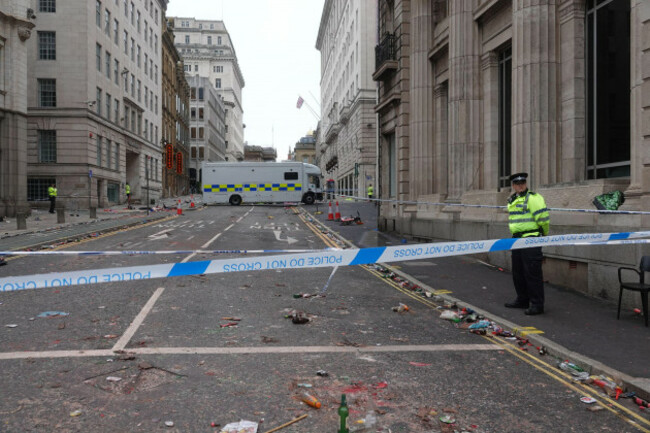 liverpool-uk-27th-may-2025-water-st-the-morning-after-the-tragic-events-just-after-the-lfc-trophy-parade-when-a-car-was-driven-into-the-crowd-injuring-at-least-27-people-credit-ken-biggsalamy-l