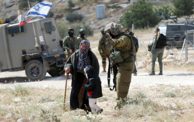 masafer-yatta-west-bank-city-of-hebron-5th-may-2025-palestinians-are-forced-to-leave-their-structures-by-israeli-forces-in-the-village-of-khallet-al-dabaa-in-masafer-yatta-southern-west-bank-city