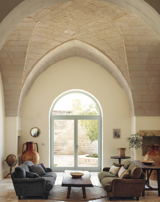 Kally Ellis living room arc photography (c) Simon Bevan