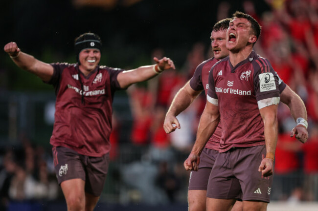 sean-obrien-and-tom-farrell-celebrate-at-the-final-whistle