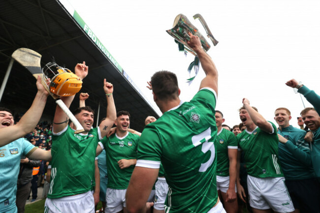 dan-morrissey-celebrates-with-the-mick-macky-cup