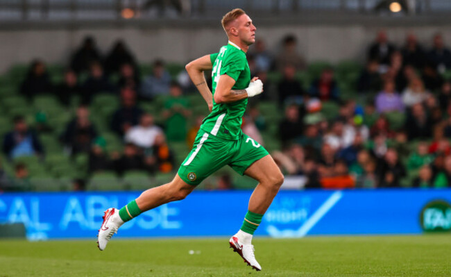 killian-phillips-comes-on-to-make-his-debut