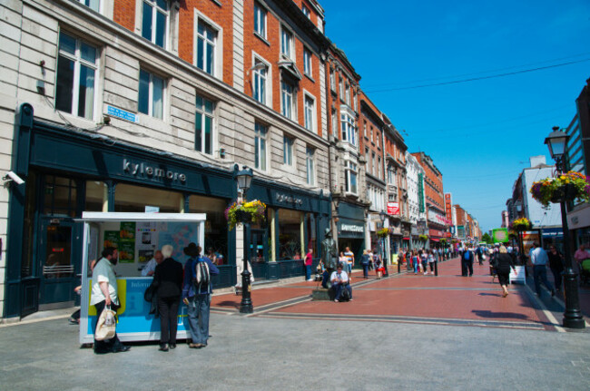 tourist-information-desk-along-earl-street-north-street-central-dublin-ireland-europe
