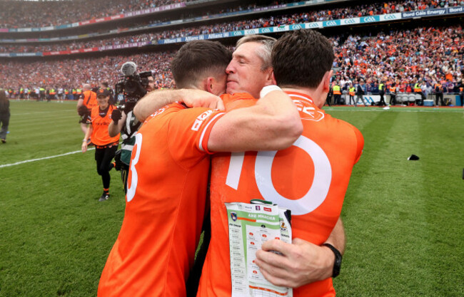 rory-grugan-kieran-mcgeeney-and-joe-mcelroy-celebrate