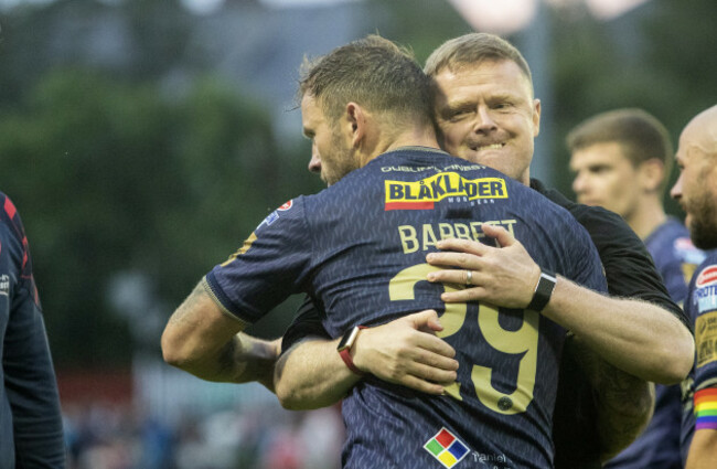 damien-duff-celebrates-winning-the-match-with-paddy-barrett