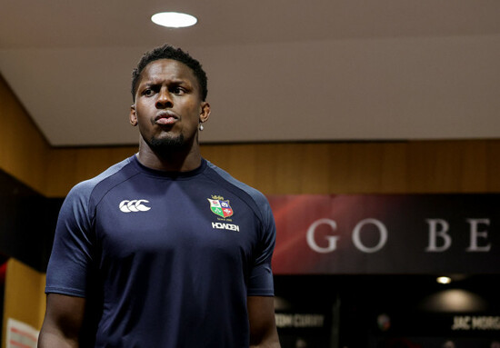 maro-itoje-in-the-changing-room-before-the-game