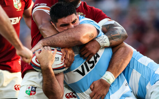 joaquin-oviedo-tackled-by-luke-cowan-dickie