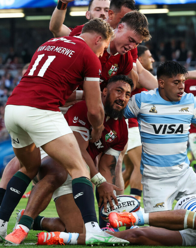 bundee-aki-celebrates-scoring-their-first-try-with-duhan-van-der-merwe-and-tommy-freeman