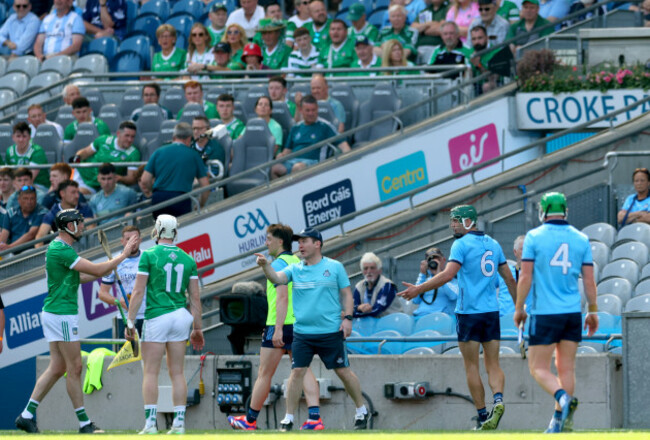 chris-crummey-leaves-the-field-after-being-red-carded