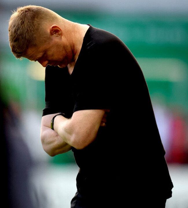 damien-duff-dejected-near-the-end-of-the-game