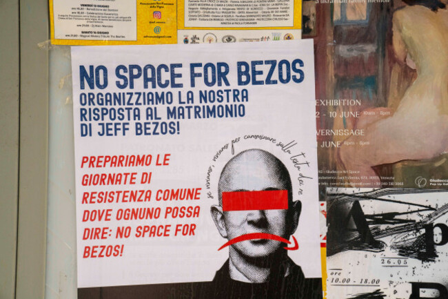 venice-massachusetts-usa-18th-june-2025-a-poster-declares-no-space-for-bezos-in-opposition-to-plans-for-amazon-founder-jeff-bezos-to-marry-lauren-sanchez-in-a-lavish-wedding-ceremony-later-th