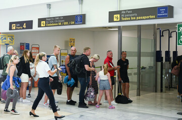 british-tourists-queuing-after-brexit-in-non-eu-passport-line-at-passport-control-lanzarote-airport