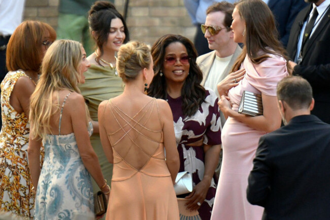 oprah-winfrey-center-right-arrives-in-venice-italy-thursday-june-26-2025-ahead-of-jeff-bezos-wedding-ap-photoluigi-costantini