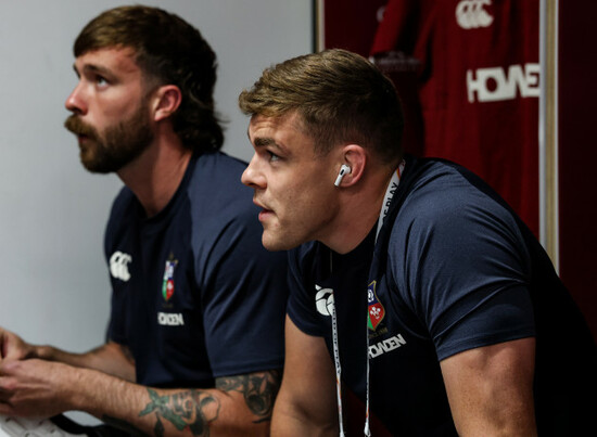 mack-hansen-and-garry-ringrose-in-the-changing-room-ahead-of-the-match