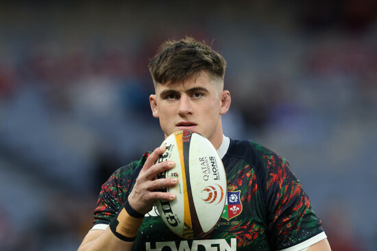 dan-sheehan-warms-up-ahead-of-the-match