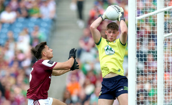 sean-fitzgerald-and-goalkeeper-billy-hogan