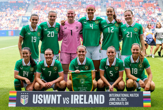 the-irish-team-ahead-of-the-match