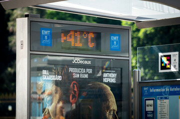 a-thermometer-shows-temperatures-above-40oc-on-27-may-2025-in-madrid-spain-spain-is-preparing-for-the-first-heatwave-of-the-year-with-temperatures-rising-above-30oc-and-reaching-highs-of-over-40oc