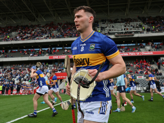 craig-morgan-takes-to-the-field