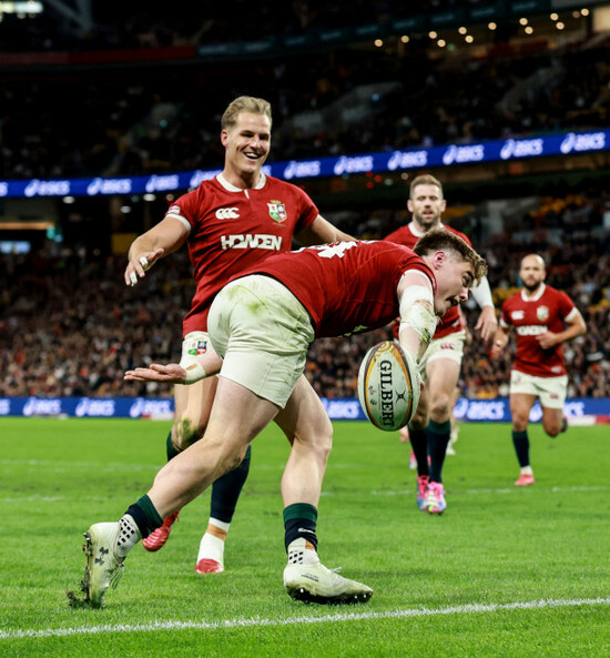 tommy-freeman-celebrates-scoring-a-try