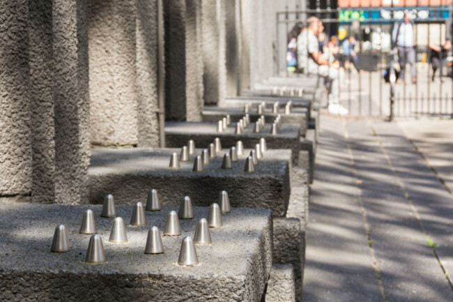 hostile-or-defensive-spike-architecture-alongside-staple-inn-high-holborn-london-england-uk