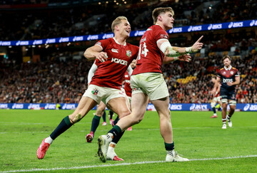 tommy-freeman-celebrates-scoring-a-try-with-duhan-van-der-merwe
