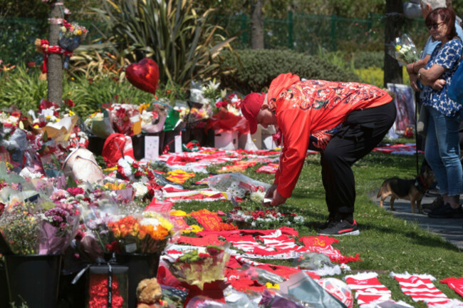 football-fans-leave-tributes-in-memory-of-liverpool-player-diogo-jota-at-anfield-stadium-home-of-fc-liverpool-in-liverpool-thursday-july-3-2025-ap-photoian-hodgson