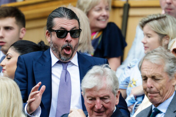 london-great-britain-2-jul-2025-dave-grohl-during-the-2025-wimbledon-tennis-grand-slam-photo-by-frank-molter-editorial-usage-only-credit-frank-molteralamy-live-news