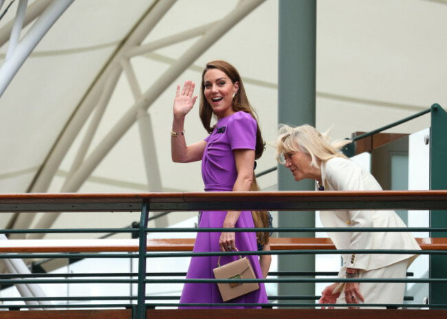 14th-july-2024-all-england-lawn-tennis-and-croquet-club-london-england-wimbledon-tennis-tournament-day-14-princess-of-wales-kate-middleton-waves-to-the-crowd-before-entering-centre-court-to-watc