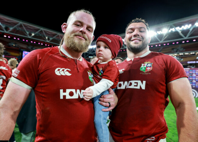 finlay-bealham-and-his-son-joaquin-with-ellis-genge-after-the-game