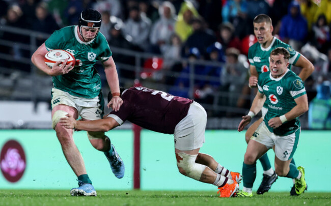 darragh-murray-tackled-by-vano-karkadze