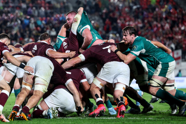 jack-boyle-and-ryan-baird-at-the-scrum