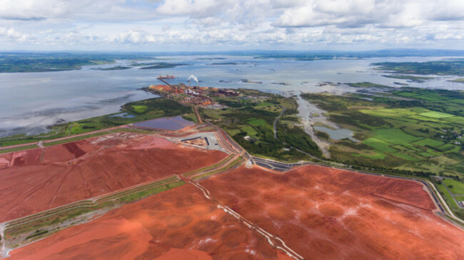 aughinish-alumina-refinery-foynesireland-29th-august-2018-aerial-view-of-aughinish-alumina-refinery-on-the-shannon-river-co-limerick-it-is-th