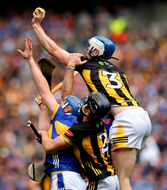 huw-lawlor-e-mikey-butler-com-john-mcgrath-e-jason-forde