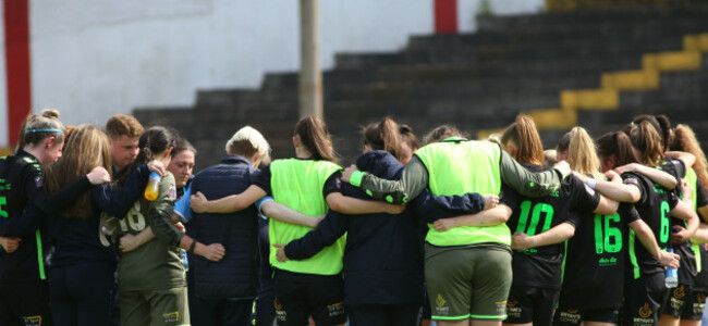 the-dlr-waves-team-huddle-after-the-game