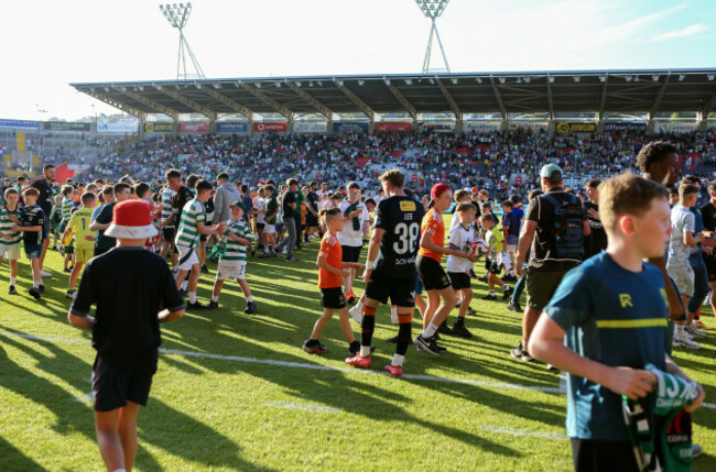 supporters-invade-the-pitch-at-the-end-of-the-game-which-results-in-no-trophy-presentation